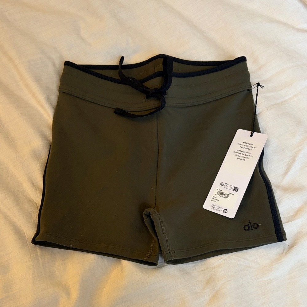 BRAND NEW ALO Yoga Women's Dark Green Bike Shorts